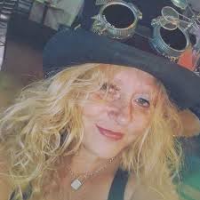 Are there any salons that offer perms for men in Seminole, Florida?