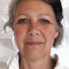 Alison Archer's Instagram, Twitter & Facebook