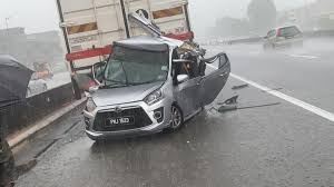 Oct 10, 2012 · nota ringkas sintaksis 1. Ibu Parah 3 Anak Maut Sekelip Mata Rempuh Treler Pulang Dari Kampung Bawang Rangers