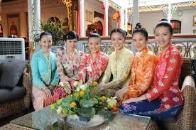 Terdapat lebih 80 kaum di seluruh malaysia. Kaum Cina Di Malaysia Tsem Rinpoche