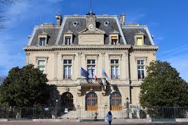 Nos vitriers sont capables de réaliser des prestations de : Nogent Sur Marne Wikipedia