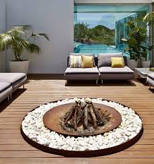 Sie wollen eine offene ✿ feuerstelle im garten selber bauen? Mehr Romantik Im Garten Schaffen Mit Einem Diy Aussenkamin Moderne Offene Feuerstelle Freshouse