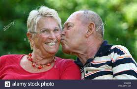 Glucklich Senioren Paar 60 Alte Alte Alte Manner Alt Alter Alte Menschen Altere Manner Die Alter Alter Altere Mann Altersgruppe Stockfotografie Alamy