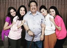 Di dalam keluarga pun, kita juga harus menunjukkan kepedulian tersebut. Mengenal Tokoh Tokoh Sinetron Preman Pensiun Di Rumah Kang Bahar