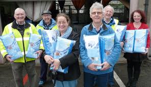 hydrosacks arrive at eden flood volunteers