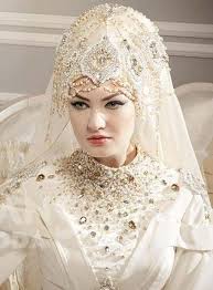 2014 En Yeni Tesetturlu Gelinlik Modelleri Tesettur Mayo Sort Modelleri 2020 Indoor Wedding Dress Wedding Dress Sleeves Wedding Dresses