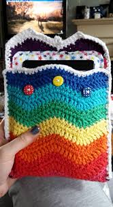 Learn how to knit a scarf in this detailed tutorial. Tomboy Makes Home Facebook