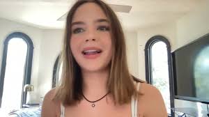 FOX23 talks with Ryan Kiera Armstrong about her experience starring in "The  Lowdown"