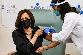 La vida de la primera mujer vicepresidenta de los estados unidos (spanish edition) Kamala Harris Ihre Zeitlosen Power Looks Brigitte De
