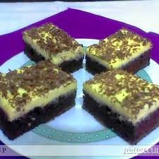 Daca vi se taie, se poate repara cu ajutorul mainilor, amestecati si de la temperatura mainilor, crema isi va reveni. Reteta Prajitura Cu Crema De Vanilie