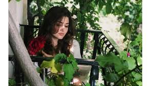 Hande erçel ve mehmet dinçerle otak arkadaşları vesilesiyle cihangir'deki gece kulübü hazine'de tanıştı. Mehmet Dincerler Ile Hande Ercel Yurt Disina Kacti Sipsak Haberleri