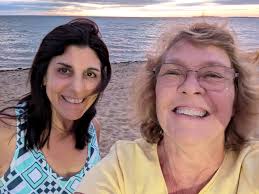 Volusia group enjoys connection dinner