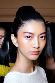 Surprising Beauty Trends Around The World Makeup For Round Eyes Beauty Beauty Trends