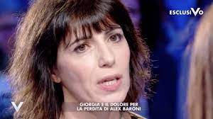 Da alex baroni (1997)ti nasconderaidentro i sogni mieima io non dormiro'mi dovra' passaree quanti amori avraiche cosa gli diraie quanto anche dl meio. Verissimo Giorgia In Lacrime Per La Madre Di Baroni Morta Di Coronavirus