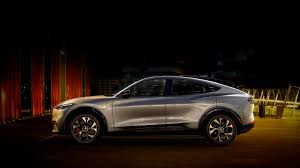 Un design cu forme exceptionale, tehnologii de ultima generatie si o autonomie. Li4wxln D71ncm