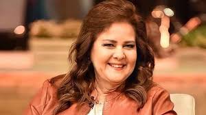 استعادت الفنانة إيمي سمير غانم ذكرياتها مع والدها الراحل الفنان سمير غانم، ووالدتها الفنانة دلال عبد العزيز، من خلال نشر عدد من الصور لهما عبر حسابها على موقع التواصل الإجتماعى انستجرام. ØªØ­Ø³Ù† Ø¨Ø³Ø§Ø¹Ø§Øª Ø¬Ø¯ÙŠØ¯ Ø¹Ù† ØµØ­Ø© Ø¯Ù„Ø§Ù„ Ø¹Ø¨Ø¯Ø§Ù„Ø¹Ø²ÙŠØ²