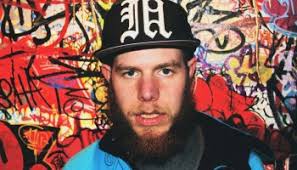 Bronx artist Caleb Giles shares new single 'Quicksand' featuring Pink  Siifu: Listen