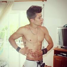 His, o que he fazia antes da fama, a vida pessoal de youtuber português que é famoso por publicar vídeos de desafios e vlogs em seu autointitulado canal. Diogo Costa
