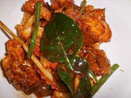 Masukkan ayam masak sambil diaduk hingga ayam berubah warna. Respi Ayam Masak Paprik Perniagaan Katering Restoren
