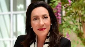 Binnur Kaya Kac Yasinda Ve Nereli Kirmizi Oda Basrol Oyuncusu Binnur Kaya Kimdir Son Dakika Magazin Haberleri Aksambinnur Kaya Tv8 E 2020 Unluler Kirmizi Kina