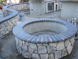 It is more expensive but will save time because the stones are a more uniform size, shape and quality. Fire Pit Brick Top Stone Sides Gartengestaltung Garten Wohnen