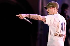 Eminem Makes Chart History With Eighth Consecutive No 1