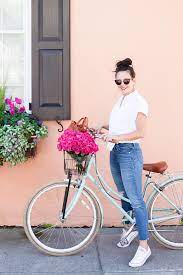 How To Dress The Right Way For A Day On A Bike Spring Outfits Preppy Summer Outfit Inspiration Biking Outfit