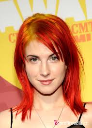 With halloween almost here, this is the perfect time to switch up your 'do. Hayley Williams Hairstyle Easyhairstyler