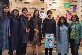 Twitter ceo jack dorsey has kicked up a social media storm in india after a picture of him with a placard saying smash brahminical patriarchy, referring to the highest hindu caste. Twitter India Says Sorry After Ceo Jack Dorsey Holds Poster Reading Smash Brahminical Patriarchy