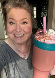 Lower calorie iced coffee alternatives with cream