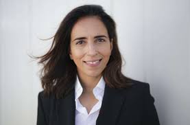 12 Journalists to Follow