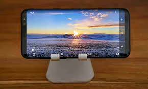 We compare models and take a closer look as to whether the cheaper option of the galaxy s8 is still worth when you consider this fact, with the s8 being 0.4 inches smaller, you realise that the older model s8 actually has a more crisp and vibrant display. Samsung Galaxy S8 Lohnt Sich Der Kauf Noch Connect