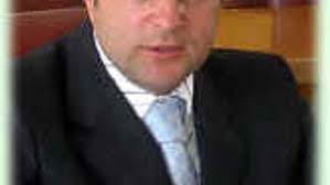 Furibondo per il licenziamento del figlio, ha sparato in faccia  all'imprenditore