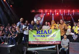 Zahra hydris is a tiefling warlock, a member of the slayer's take guild, and an ally of vox machina. Dukung Zahra Di Lida Bupati Sukiman Dan Sekda Nonton Langsung Ke Studio Indosiar