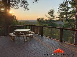 Nice cabin close to natural bridge and several trails and arches. Red River Gorge Natural Bridge Cabin Rental 5 Star Cabin Rental