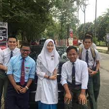 Karena cerita pegalaman masa kecil sampai sekarang akan selalu terkenang. Biodata Eyra Hazali Pelakon Remaja Meningkat Naik Azhan Co