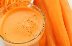 Para uma mudança saudável de ritmo, tente mudar para água com gás com um pouco de suco de limão. Alimentos Que Ajudam A Reduzir Os Triglicerideos Melhor Com Saude