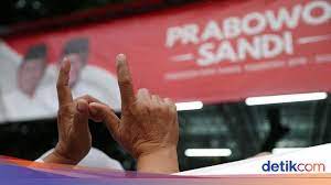 Sementara dalam kamus besar bahasa indonesia, slogan diartikan sebagai perkataan atau kalimat pendek yang menarik, mencolok, dan mudah diingat untuk menjelaskan tujuan suatu ideologi golongan, organisasi, partai politik, dan sebagainya. Menggali Slogan Politik Yang Inspiratif