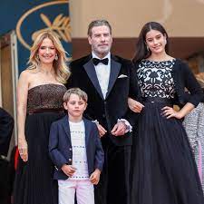 Dies ist einer der besten filme, in denen john travolta jemals mitgewirkt hat. John Travolta Erstes Weihnachtsfest Ohne Ehefrau Kelly Preston Gala De