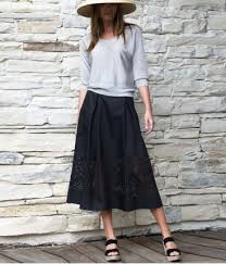 Une belle aventure familiale et une évolution de la marque en images. Pin On Fashion