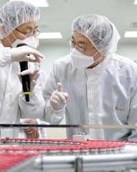 美노바백스, 코로나19 백신 1단계 임상시험 개시코로나19 백신을 개발 중인 미국 제약업체 노바백스가 1단계 임상시험을 개시했다고 블룸버그통신이 보도했습니다.1단계 임상시험은 호주에서 건강한 성인 130명에게 백신 후보물질을 2회 분량으로 투약하는 방식으로 진행됩니다.회사 측은 임상시험 결과가. Dhesmxiybw16vm