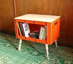 Petite Table Etagere Faite A Partir D Une Cagette En Plastique De Recup Organizzazione Della Casa Arredamento Riciclo