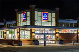 Denn so mancher markenhersteller bietet seine ware zwar bei aldi an, scheut sich sich (vor etwas) scheuen etwas nicht tun wollen, weil man sich sorgen über die folgen macht aber, seinen eigenen namen ins. Aldi Smart Home So Macht Der Discounter Technikprofis Konkurrenz