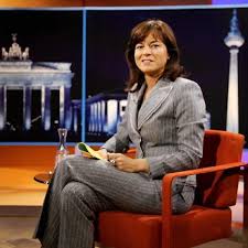 Beruflich erfolgreich, hat illner auch privat ihr glück gefunden. Nebenverdienst Debatte Maybritt Illner Fordert Kodex Fur Journalisten Der Spiegel