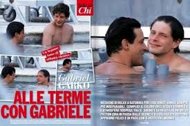 Incalzato sulla sua attuale situazione sentimentale l'ospite di alfonso signorini ha glissato limitandosi soltanto a dire che c'è una donna nella sua vita. Gabriel Garko E Gabriele Rossi L Amicizia E Sempre Piu Forte Eccoli Alle Terme Di Saturnia
