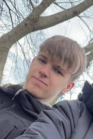 This is my son his 21 do your best to make me laugh 😆