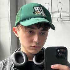 Eva Mcnamee's Instagram, Twitter & Facebook