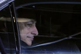 Mario draghi tritt als präsident der europäischen zentralbank ab, ohne jemals die zinsen angehoben zu haben. Departing Draghi Leaves Divided Ecb To Lagarde