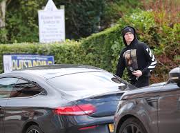 How would you like some. Manchester United Ace Scott Mctominay Heads For Lunch Wearing 400 Off White Mona Lisa Hoodie