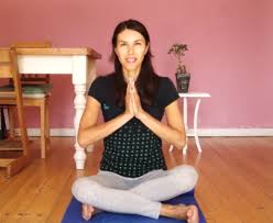 Adriene's youtube channel is one of the this yoga video that candace has put together is a bit slower than a traditional vinyasa class, but it's oh. Yoga Betriebliches Gesundheitsmanagement
